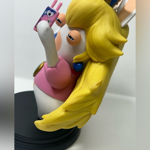 Mario + Rabbids Kingdom Battle - Rabbid Peach Figure 📱🤪 - Picture 6 of 11